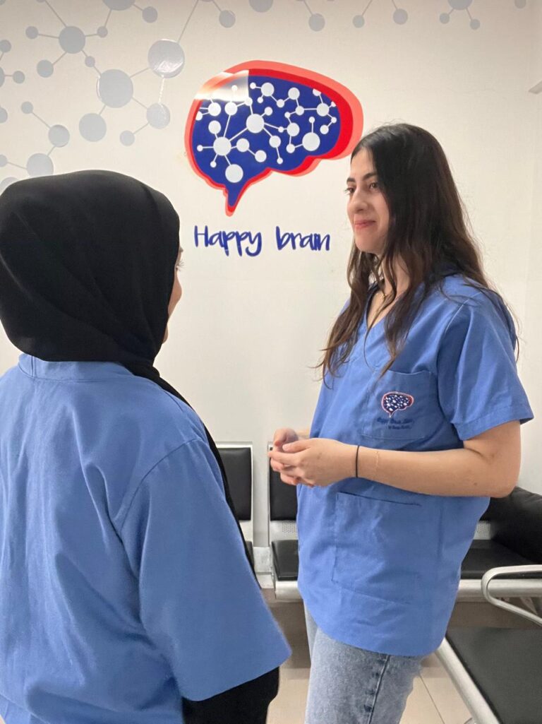 فريق عيادة هابي براين